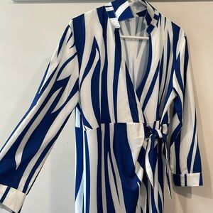 Wrap dress M blue and white